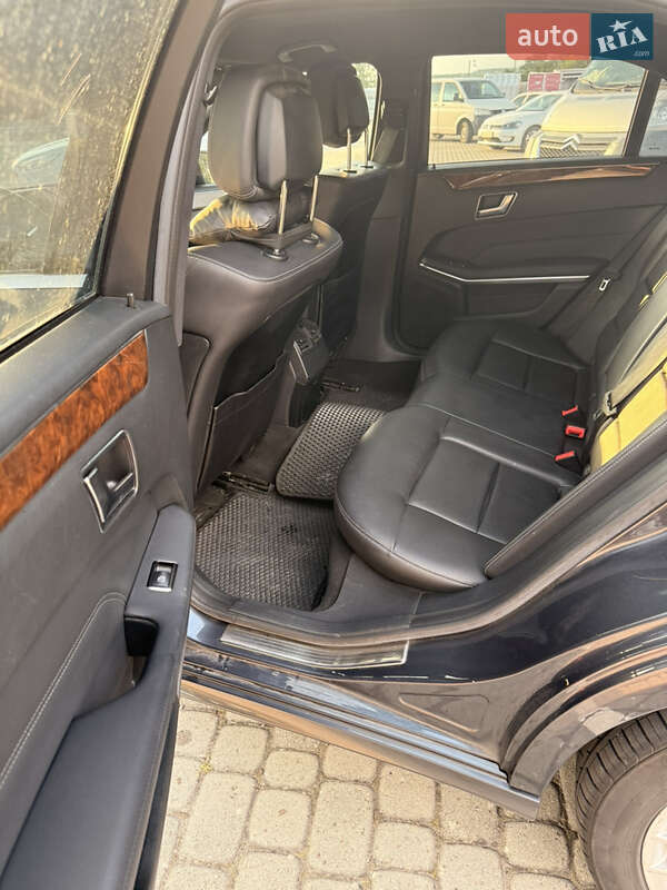 Седан Mercedes-Benz E-Class 2014 в Ужгороде