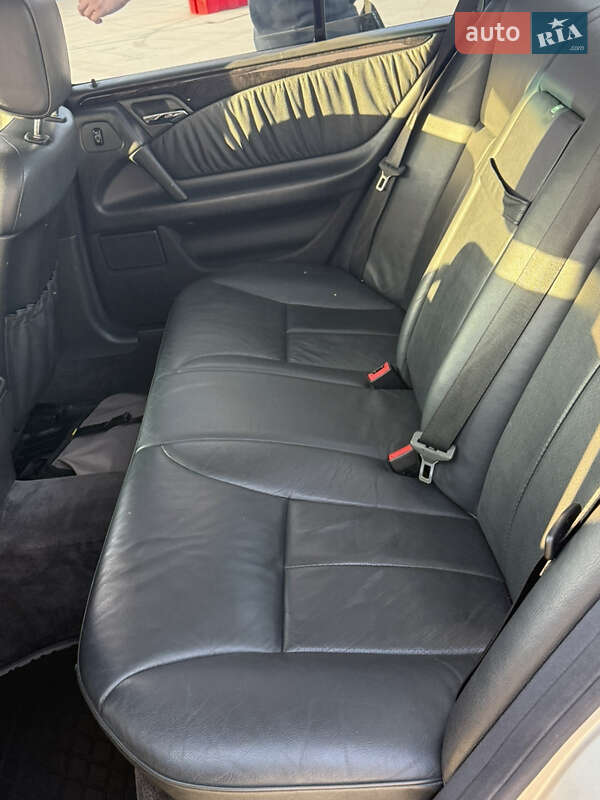 Седан Mercedes-Benz E-Class 1999 в Киеве