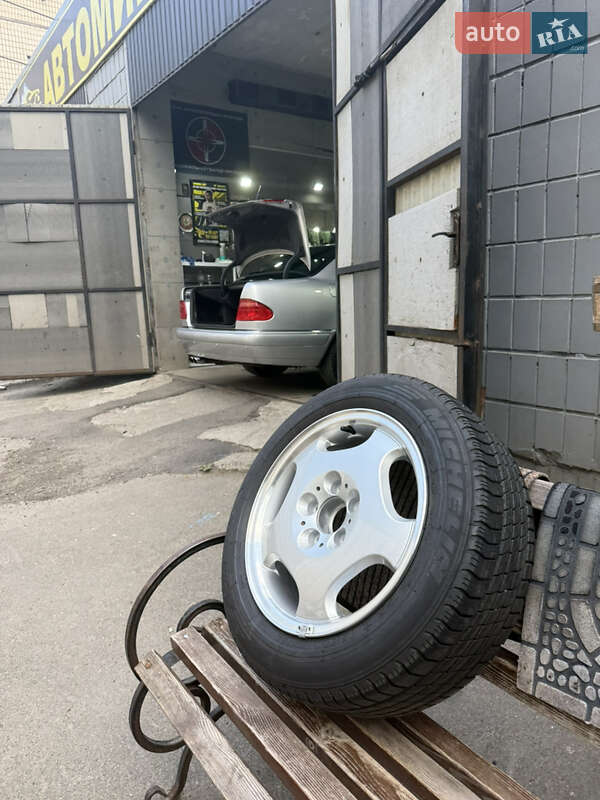 Седан Mercedes-Benz E-Class 1999 в Киеве