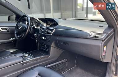 Седан Mercedes-Benz E-Class 2011 в 
