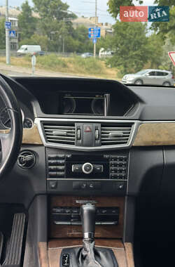 Седан Mercedes-Benz E-Class 2011 в 