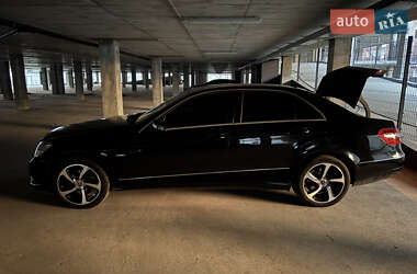 Седан Mercedes-Benz E-Class 2011 в 