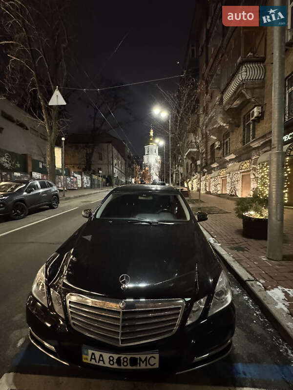 Седан Mercedes-Benz E-Class 2011 в Киеве