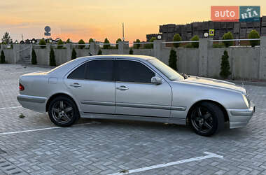 Седан Mercedes-Benz E-Class 2000 в 
