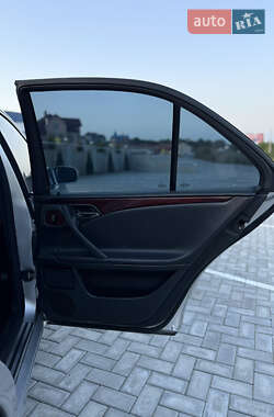 Седан Mercedes-Benz E-Class 2000 в 