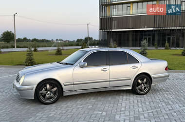 Седан Mercedes-Benz E-Class 2000 в 
