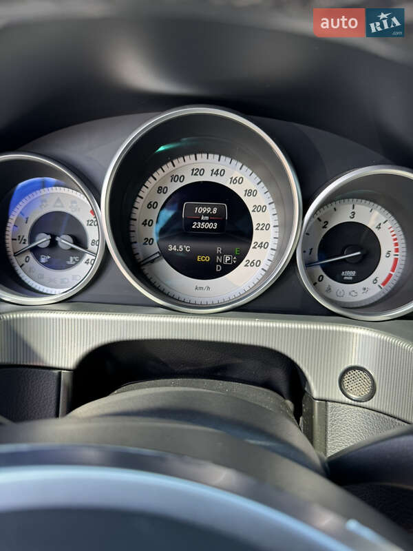 Седан Mercedes-Benz E-Class 2013 в Черновцах