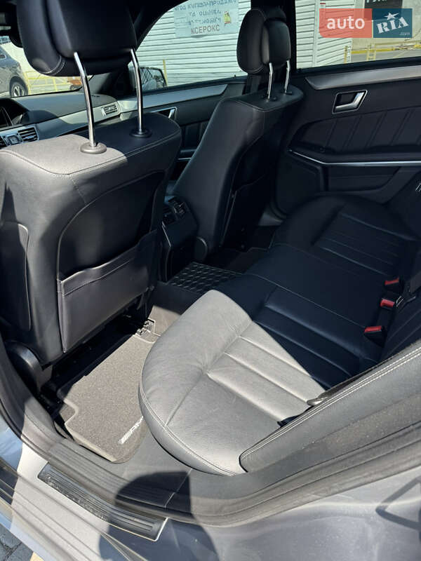 Седан Mercedes-Benz E-Class 2013 в Черновцах