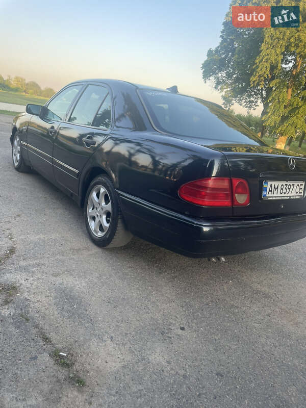Седан Mercedes-Benz E-Class 1997 в Виннице