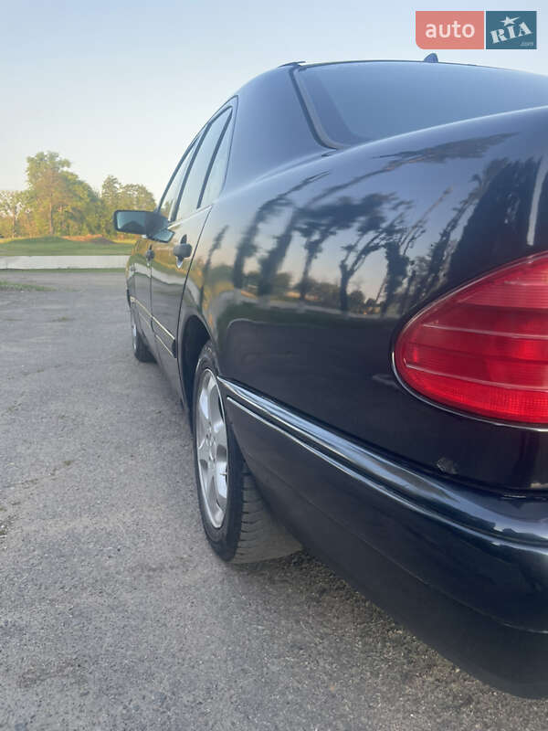 Седан Mercedes-Benz E-Class 1997 в Виннице