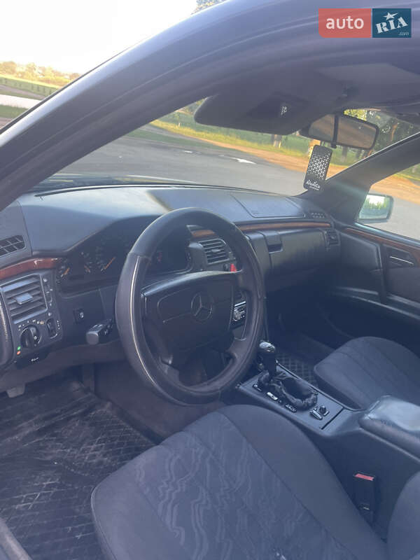 Седан Mercedes-Benz E-Class 1997 в Виннице