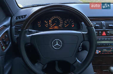 Седан Mercedes-Benz E-Class 1995 в 