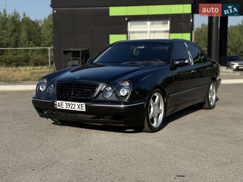 Mercedes-Benz E-Class 2000