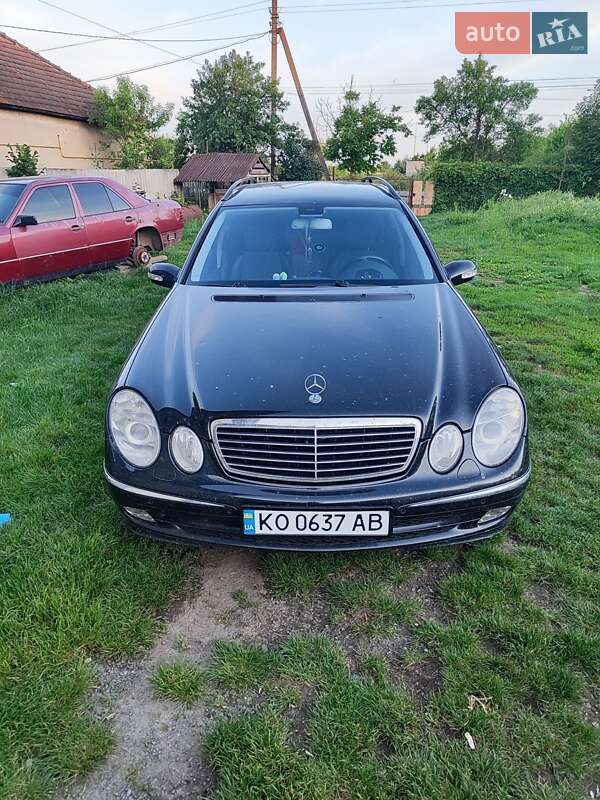Универсал Mercedes-Benz E-Class 2003 в Чопе