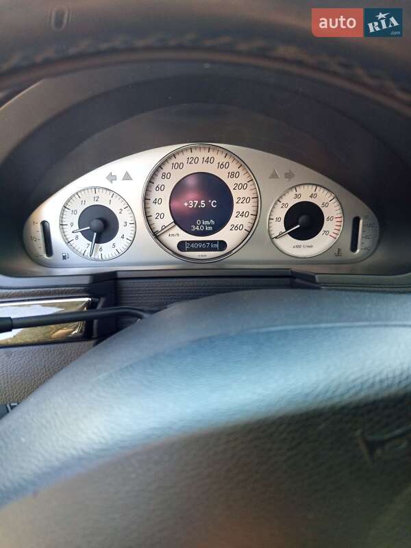Универсал Mercedes-Benz E-Class 2003 в Чопе