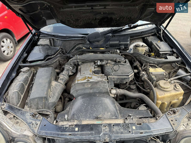Седан Mercedes-Benz E-Class 1996 в Запорожье