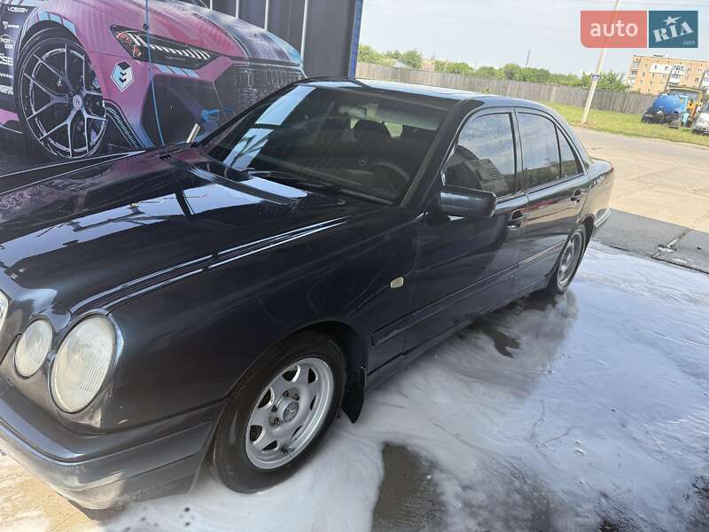 Седан Mercedes-Benz E-Class 1998 в Павлограде