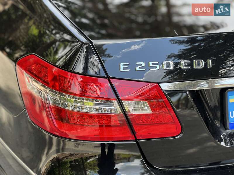Седан Mercedes-Benz E-Class 2012 в Львове