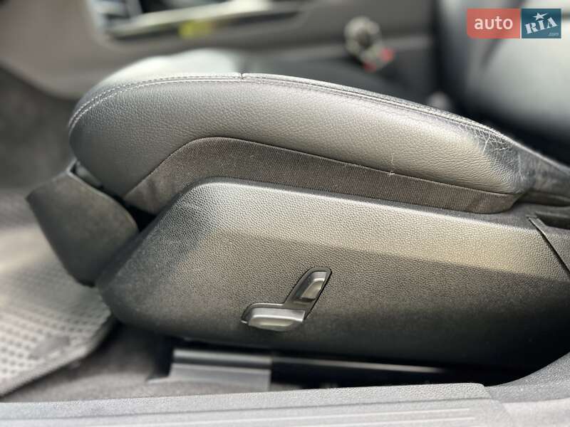 Седан Mercedes-Benz E-Class 2012 в Львове