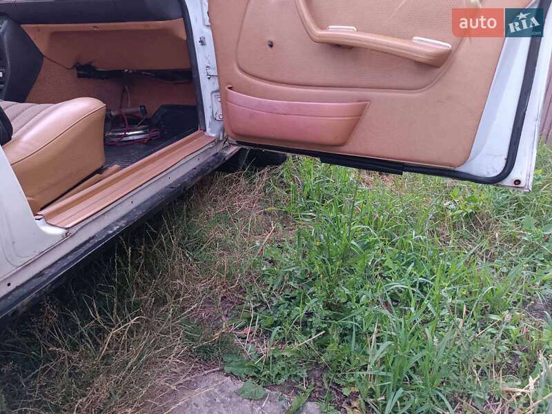 Седан Mercedes-Benz E-Class 1981 в Славуті