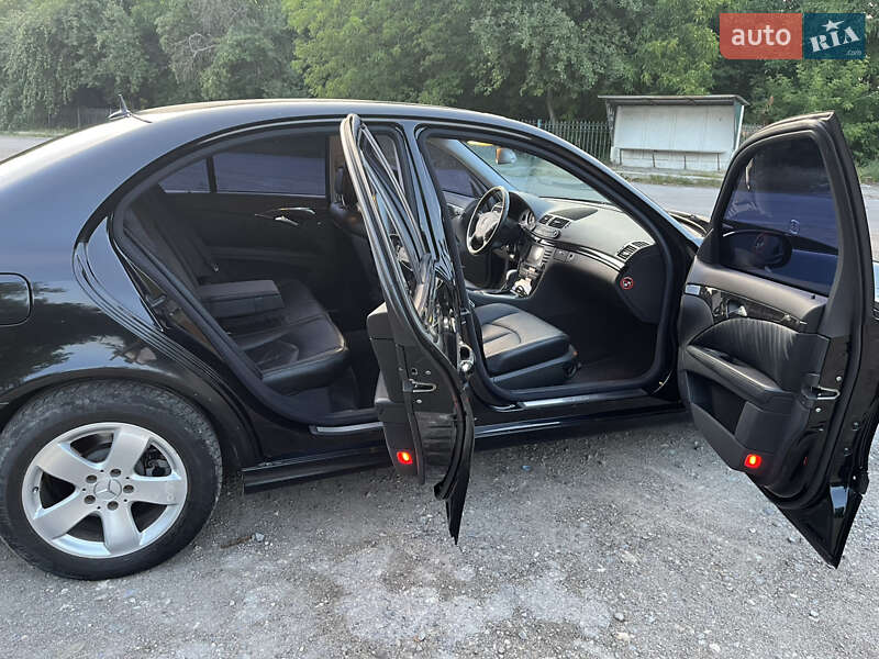 Седан Mercedes-Benz E-Class 2004 в Тернополі