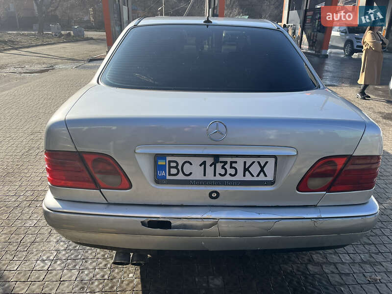 Седан Mercedes-Benz E-Class 1996 в Полтаве