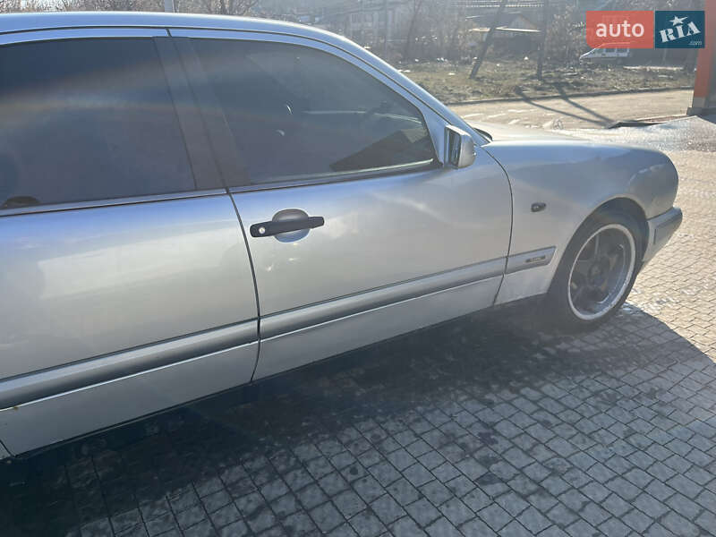 Седан Mercedes-Benz E-Class 1996 в Полтаве