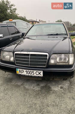 Седан Mercedes-Benz E-Class 1991 в Днепре