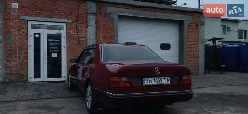 Mercedes-Benz E-Class 1989
