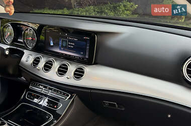 Седан Mercedes-Benz E-Class 2017 в  фото 38 Седан Mercedes-Benz E-Class 2017 в
