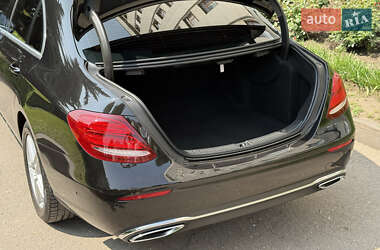 Седан Mercedes-Benz E-Class 2017 в  фото 65 Седан Mercedes-Benz E-Class 2017 в