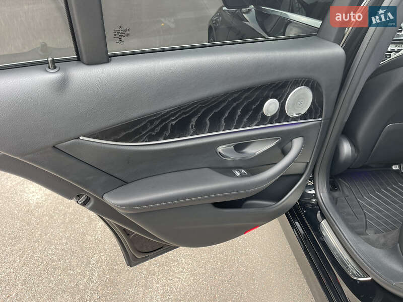 Седан Mercedes-Benz E-Class 2016 в Києві