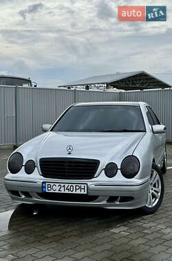 Седан Mercedes-Benz E-Class 2000 в Городку