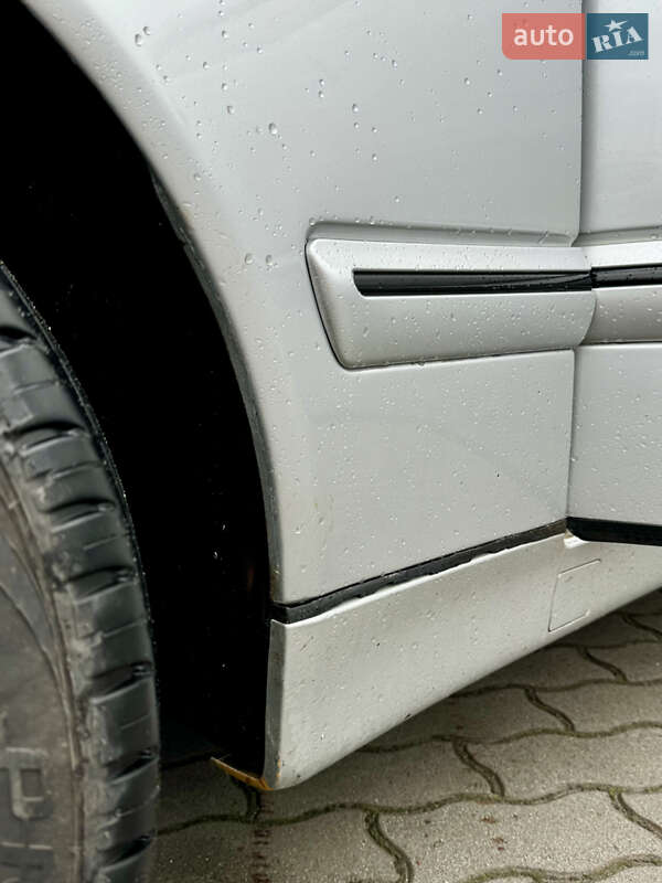 Седан Mercedes-Benz E-Class 2000 в Городке