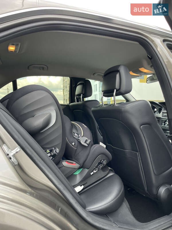Седан Mercedes-Benz E-Class 2012 в Луцьку