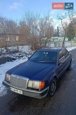 Седан Mercedes-Benz E-Class 1988 в Чернигове
