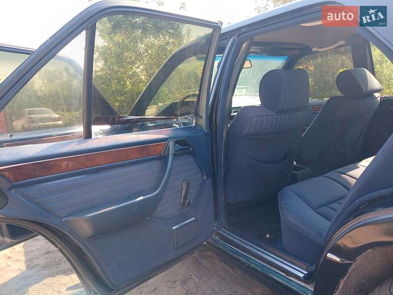 Седан Mercedes-Benz E-Class 1990 в Краматорске