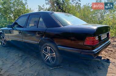 Седан Mercedes-Benz E-Class 1990 в 