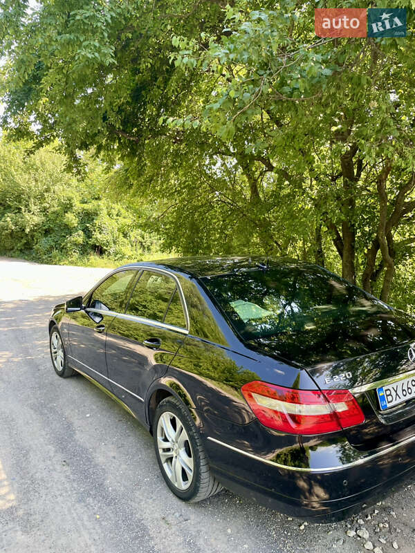 Седан Mercedes-Benz E-Class 2010 в Хмельницком