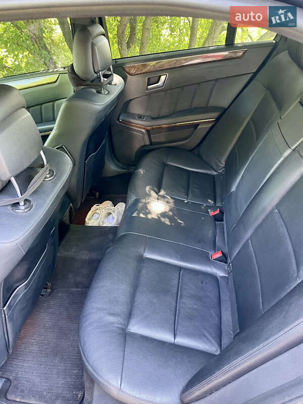 Седан Mercedes-Benz E-Class 2010 в Хмельницком