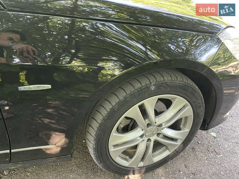 Седан Mercedes-Benz E-Class 2010 в Хмельницком