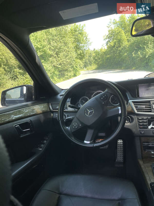 Седан Mercedes-Benz E-Class 2010 в Хмельницком