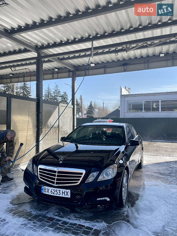 Седан Mercedes-Benz E-Class 2010 в Хмельницком
