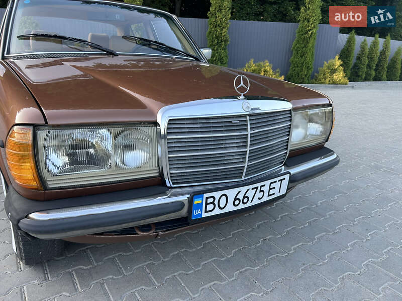 Седан Mercedes-Benz E-Class 1980 в Тернополе