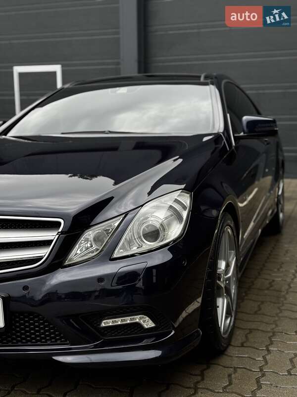 Купе Mercedes-Benz E-Class 2010 в Львове