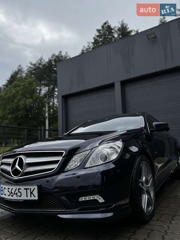 Купе Mercedes-Benz E-Class 2010 в Львове
