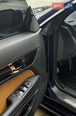 Купе Mercedes-Benz E-Class 2010 в 