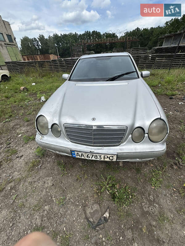Mercedes-Benz E-Class 2001