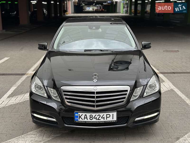 Седан Mercedes-Benz E-Class 2010 в Киеве