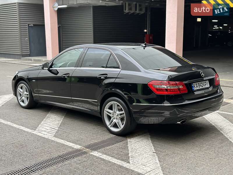 Седан Mercedes-Benz E-Class 2010 в Киеве